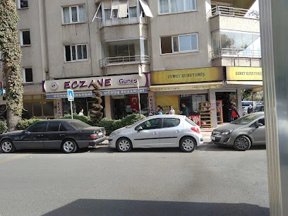 Demet Kuruyemiş