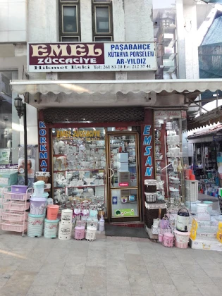 Emel Züccaciye