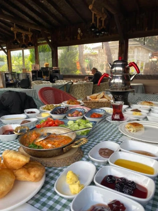 Kahvaltıdayım
