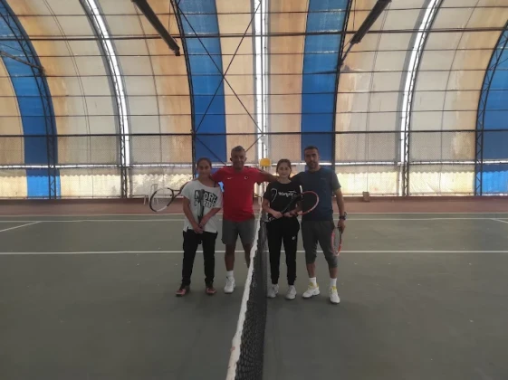 Merkez Tenis Kortu