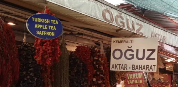 Oğuz Aktar İzmir