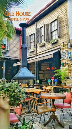 Old House Pub