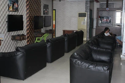 Özgür Game Center