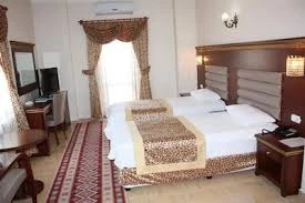 Yay Grand Otel