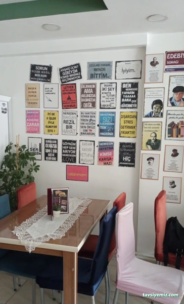 Acıktım Tost Salonu Acıktım Tost Salonu