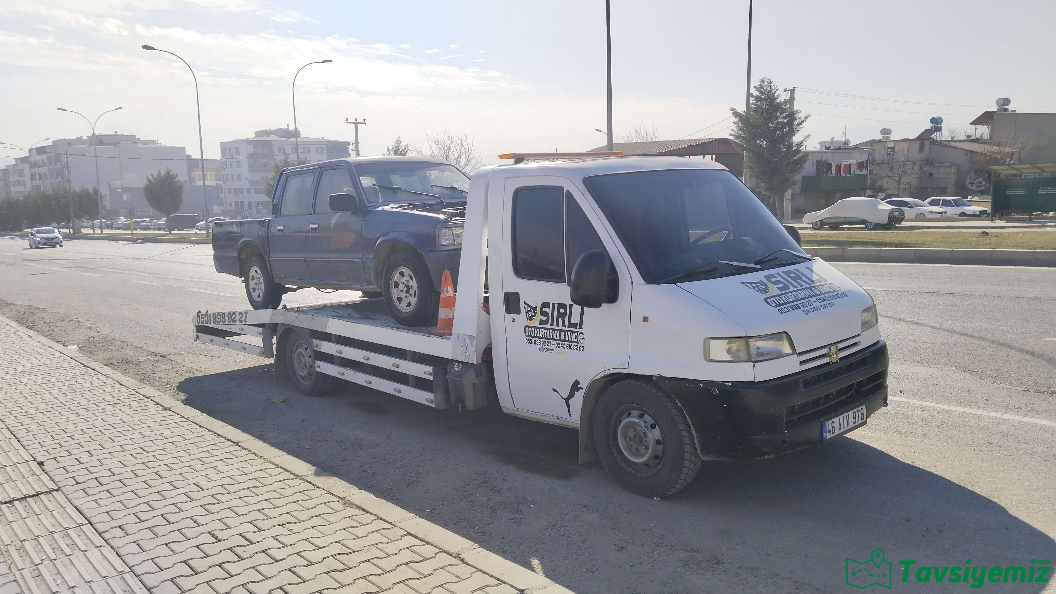 Sırlı Oto Kurtarıcı Sırlı Oto Kurtarıcı