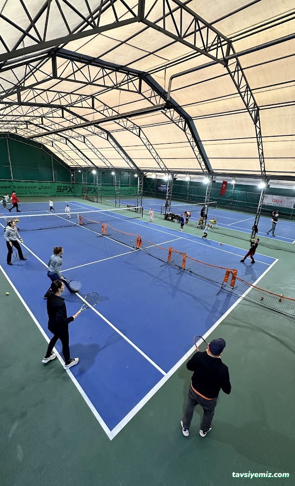 Esas Beşevler Spor Tesisi (Halı Saha, Tenis Kortu) Esas Beşevler Spor Tesisi (Halı Saha, Tenis Kortu)