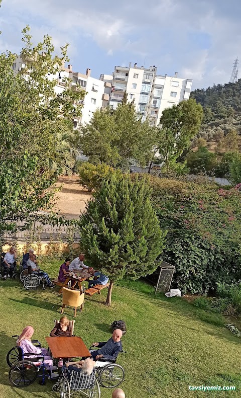 Özel Medi Yaşam Huzurevi Ve Yaşlı Bakım Merkezi Özel Medi Yaşam Huzurevi Ve Yaşlı Bakım Merkezi