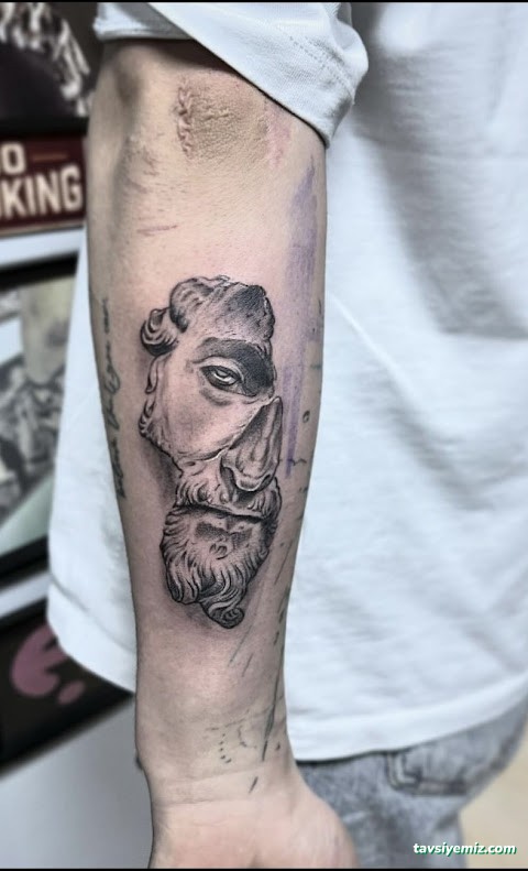 Frısky Tattoo Pıercıng Frısky Tattoo Pıercıng