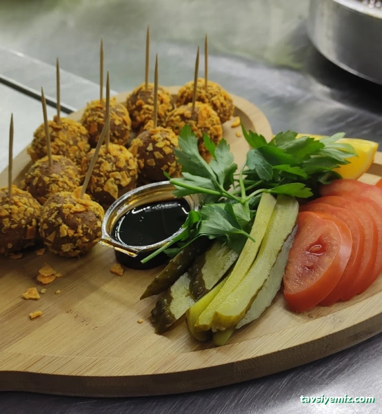 Adıyamanlı Çiğköfteci Selim Usta Adıyamanlı Çiğköfteci Selim Usta
