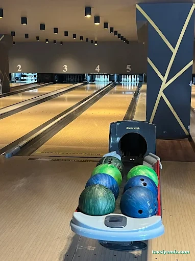 Big Wont Cafe & Restorant & Bowling Big Wont Cafe & Restorant & Bowling