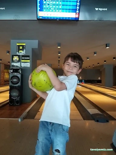 Big Wont Cafe & Restorant & Bowling Big Wont Cafe & Restorant & Bowling