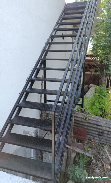 Bilgiç Metal Demir Doğrama Ve Kaynakcılık Bilgiç Metal Demir Doğrama Ve Kaynakcılık