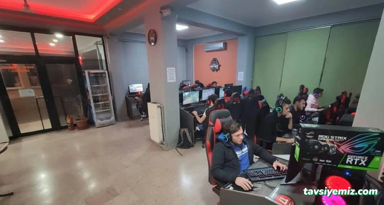 Yakamoz İnternet Cafe & İletişim Yakamoz İnternet Cafe & İletişim