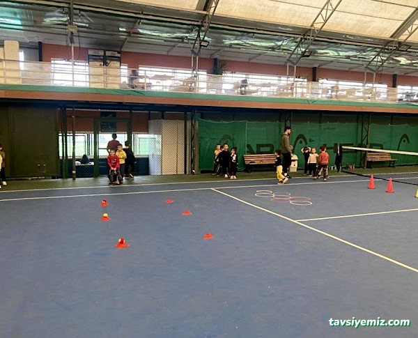 Esas Beşevler Spor Tesisi (Halı Saha, Tenis Kortu) Esas Beşevler Spor Tesisi (Halı Saha, Tenis Kortu)