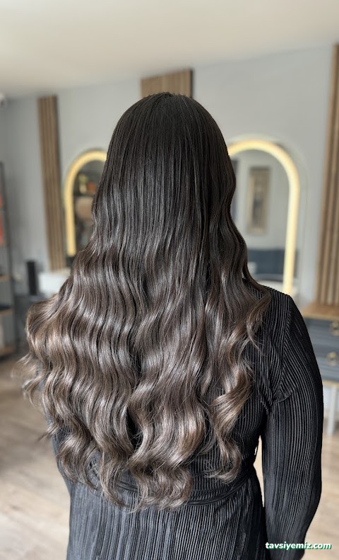 Mad Hair Studio Bayan Kuaförü Mad Hair Studio Bayan Kuaförü