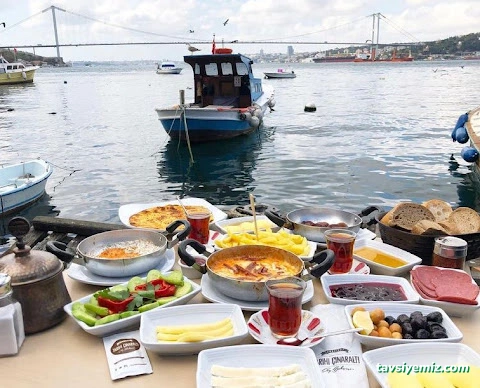 Çengelköy Tarihi Çınaraltı Çengelköy Tarihi Çınaraltı
