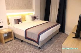 Des Otel