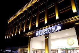 Des Otel