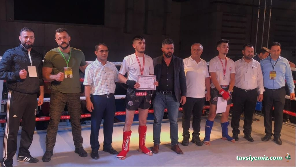 Enis Karaali Dövüş Sporları Eğitimi Enis Karaali Dövüş Sporları Eğitimi