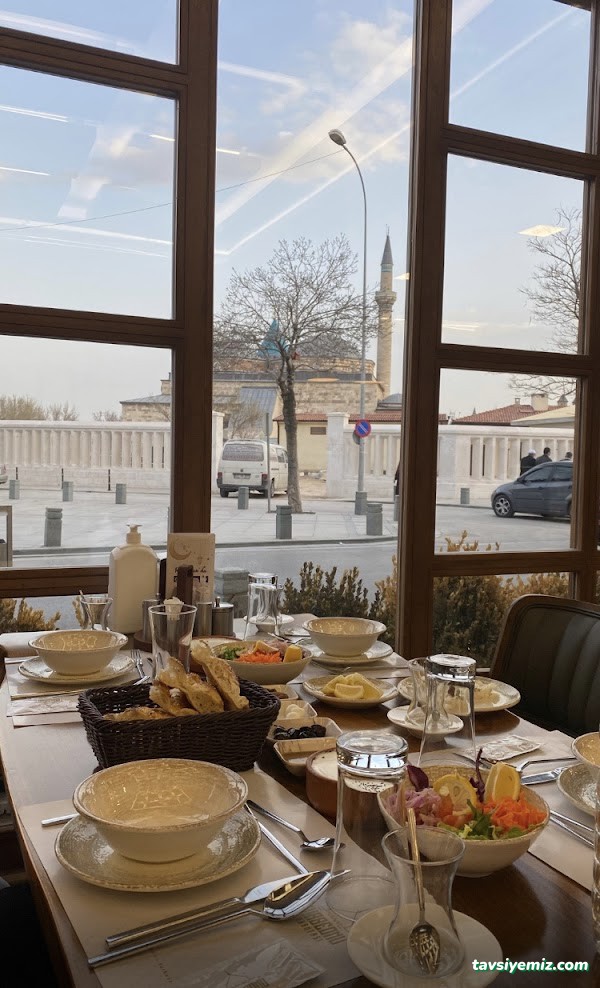 Maruf Türbeönü Lokantası