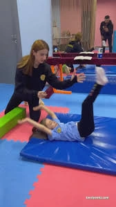 Gölge Spor Merkezi Kickboks Taekwondo Hapkıdo Cimnastik Gölge Spor Merkezi Kickboks Taekwondo Hapkıdo Cimnastik