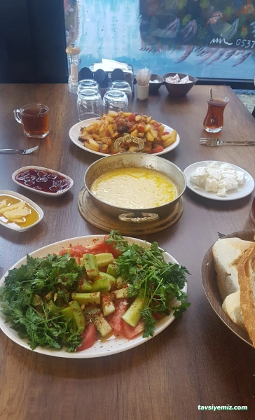 Hocanın Yeri Akçabat Köfte Hocanın Yeri Akçabat Köfte