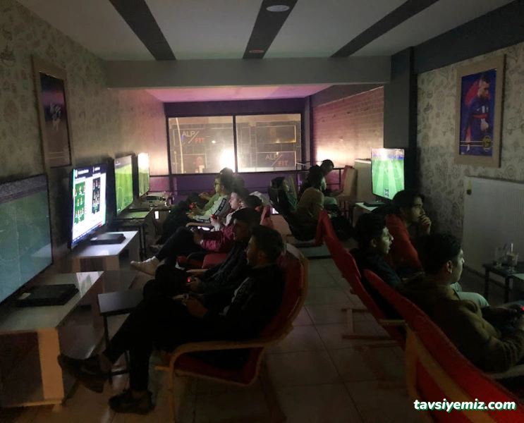 Hophop Cafe & Oyun Salonu Hophop Cafe & Oyun Salonu