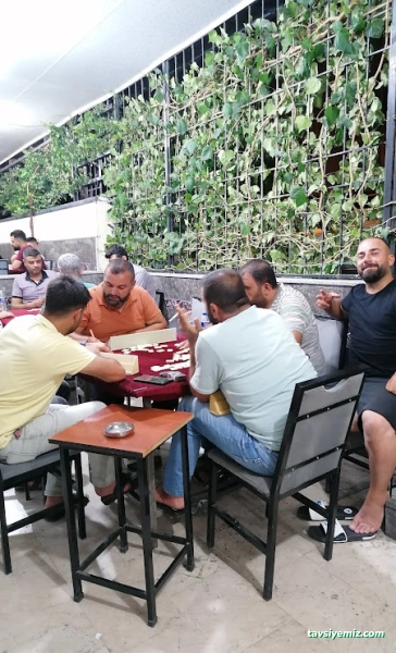 İmparator Kıraathanesi