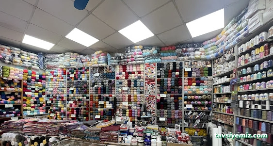 İnci Düğme, Tuhafiye İnci Düğme, Tuhafiye