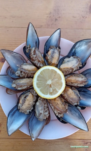 İnci Midye Dolma İnci Midye Dolma