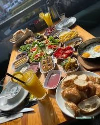 Kasis Cafe & Launge
