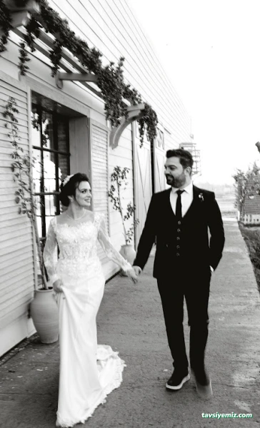 Kırmızı Beyaz Fotoğrafçılık Kırmızı Beyaz Fotoğrafçılık