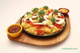 Komshu Pizza Kumpir Komshu Pizza Kumpir