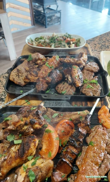 Közz Cağ Kebap Közz Cağ Kebap
