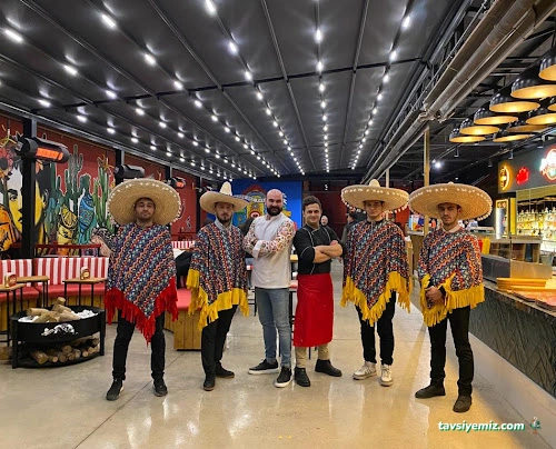Maracas Gastro Pub