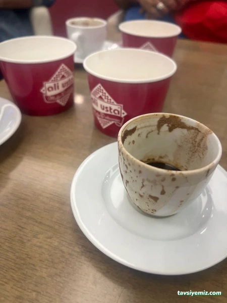 Meşhur Dondurmacı Ali Usta Meşhur Dondurmacı Ali Usta