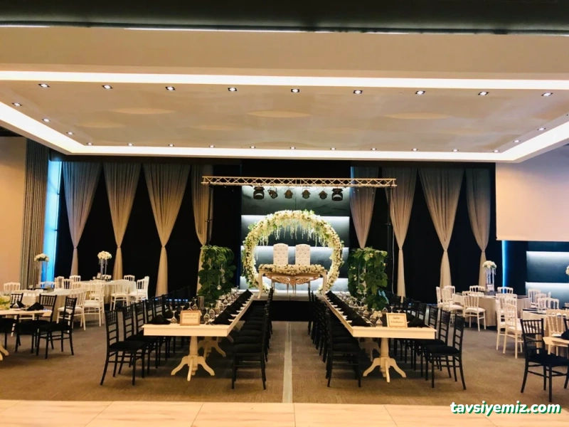 Metromall Balo & Nikah Ve Konferans Salonları Metromall Balo & Nikah Ve Konferans Salonları