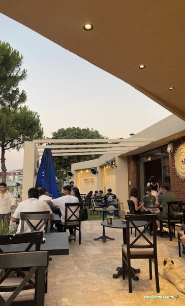 Midas Pub