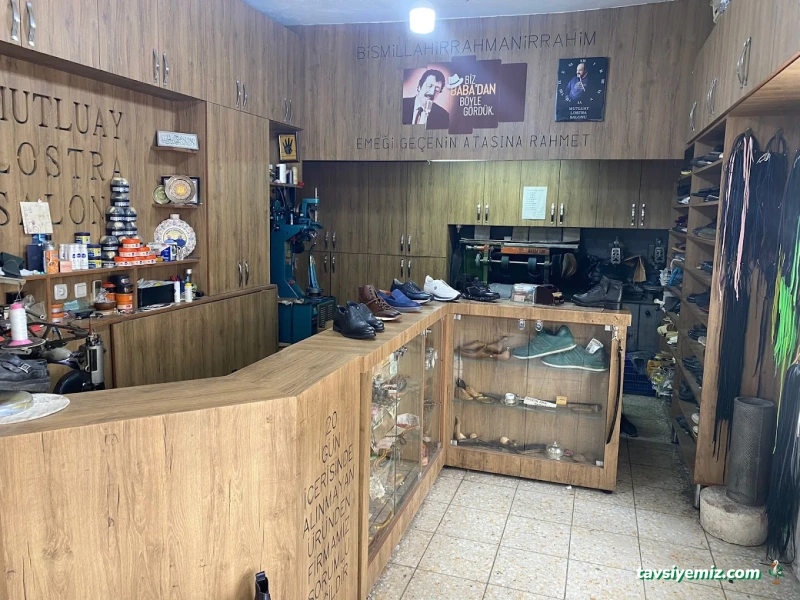 Mutlu Ay Lostra Salonu Ayakkabı Tamircisi Mutlu Ay Lostra Salonu Ayakkabı Tamircisi