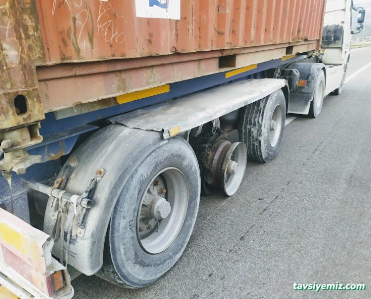 Özen İş Oto Mobil Yardım Yolda Lastik Tamir