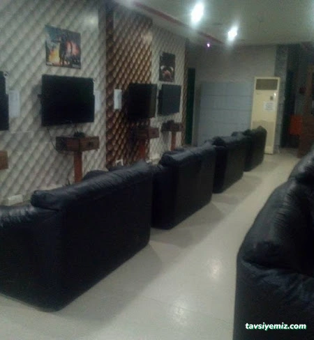 Özgür Game Center