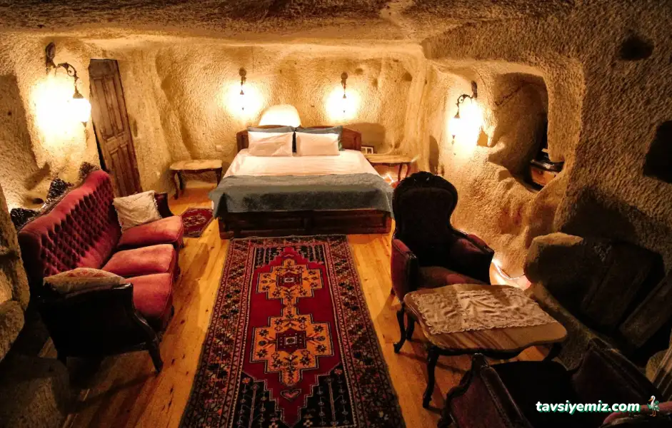 Patisca Cave House