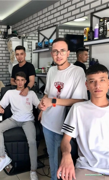 Rüştü Naz Erkek Kuaförü Rüştü Naz Erkek Kuaförü