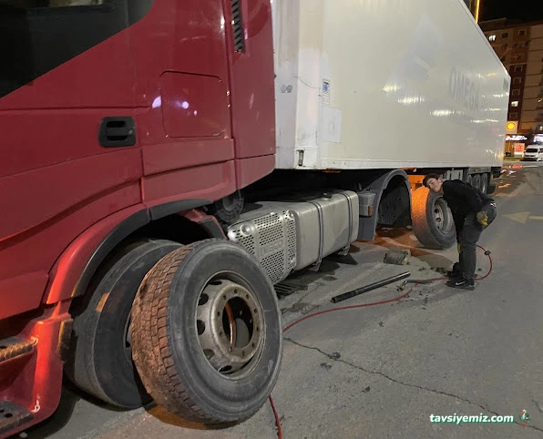Şenol Oto Lastik 7/24 Yol Yardım