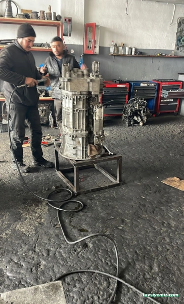 Sermer Otomotiv Tır Kamyon Tamirhanesi Sermer Otomotiv Tır Kamyon Tamirhanesi