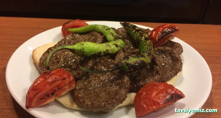 Sivas Köftecisi Emrah Usta Sivas Köftecisi Emrah Usta