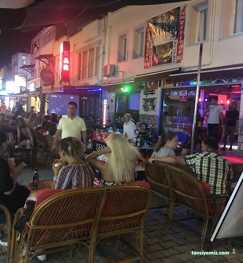 The Red Lion Bar & Dance Club