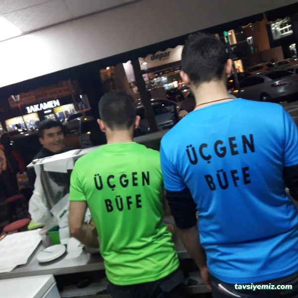 Üçgen Büfe