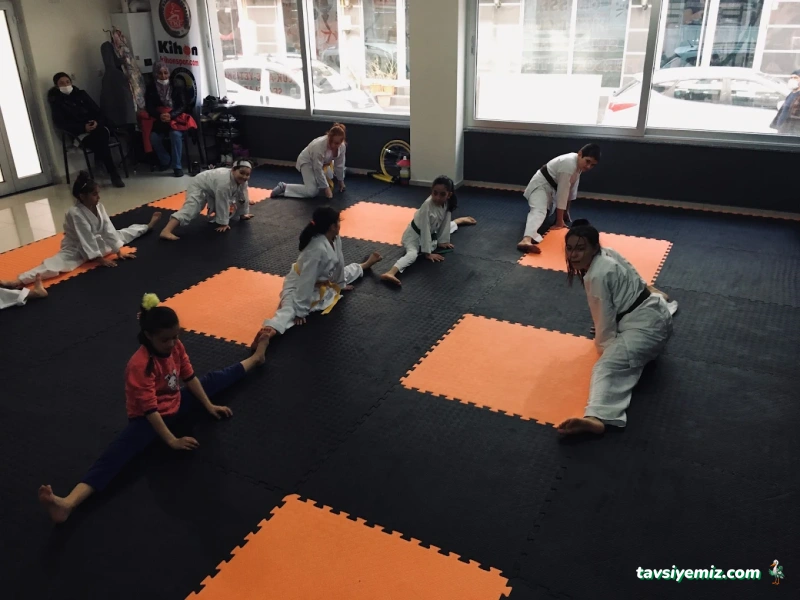 Uşak Karate Emir Spor Kulübü Uşak Karate Emir Spor Kulübü